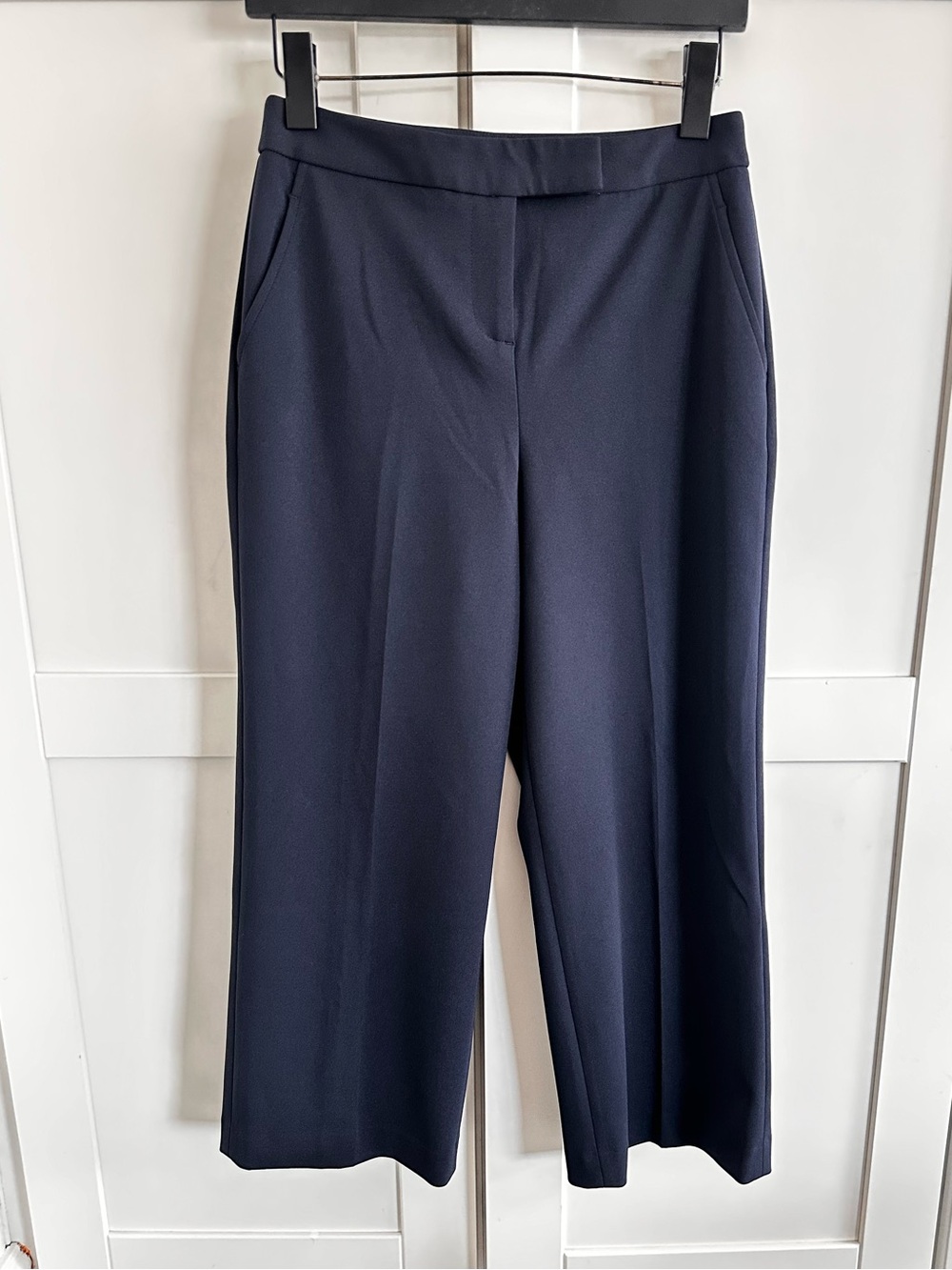 DKNY Navy Blue Cropped Wide Leg Trousers 28” waist, 23” Inseam – Never Worn